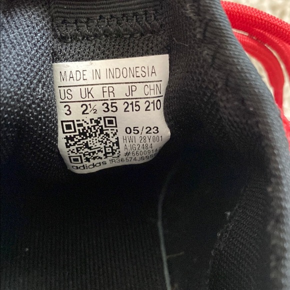 Adidas Kaptir 3.0 red and black sneakers - size 3 - Picture 2 of 7
